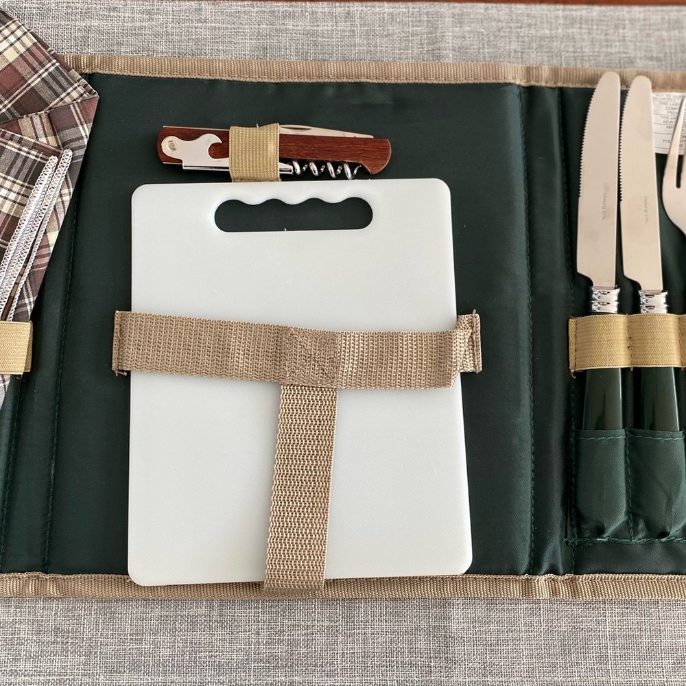 Portable Picnic Set with Cutting Board and Utensils
